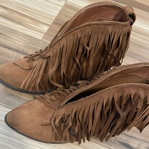 Fringe boots